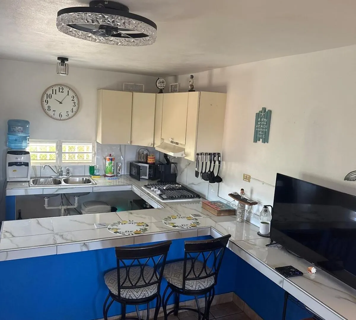 بيت للعطل فيلا House With A Jacuzzi And Solar Panels بوكويرون